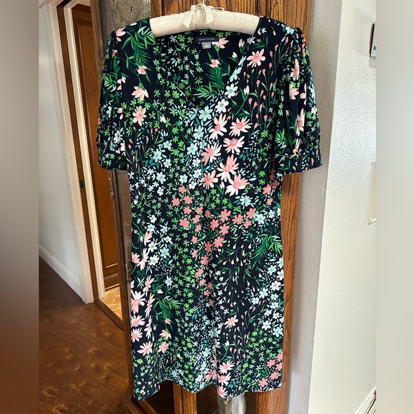 Womens dress - Picture 2 of 5